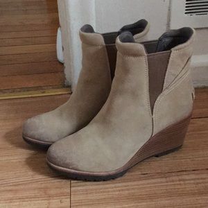 Worn once Sorel Wedges size 9.5